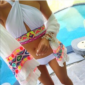 Neon embroidered scarf\Pareo